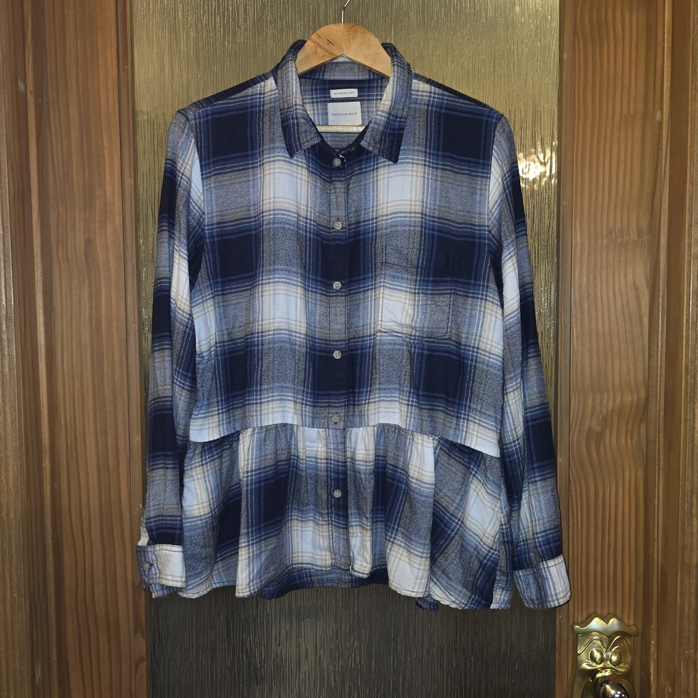 American Eagle Outfitters Blue Plaid Button-Up Top